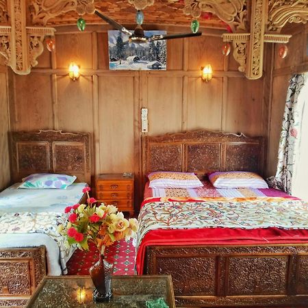 นิว บุล บุล กรุ๊ป ออฟ เฮาส์โบ๊ต Hotel Durgjan ภายนอก รูปภาพ