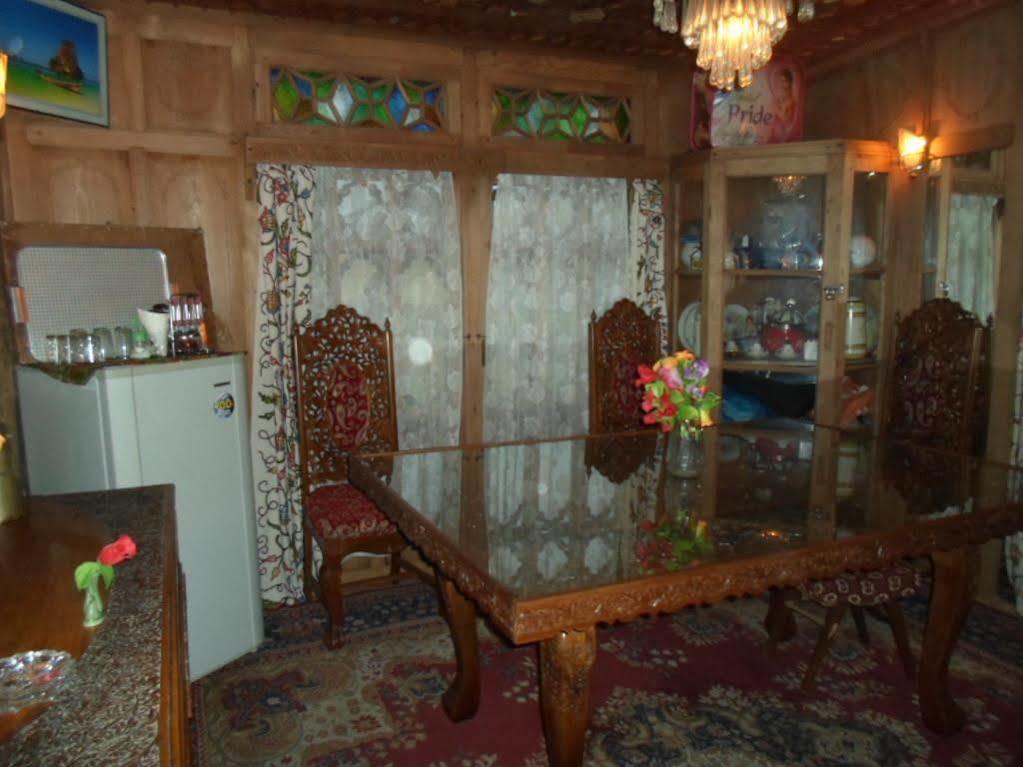 นิว บุล บุล กรุ๊ป ออฟ เฮาส์โบ๊ต Hotel Durgjan ภายนอก รูปภาพ