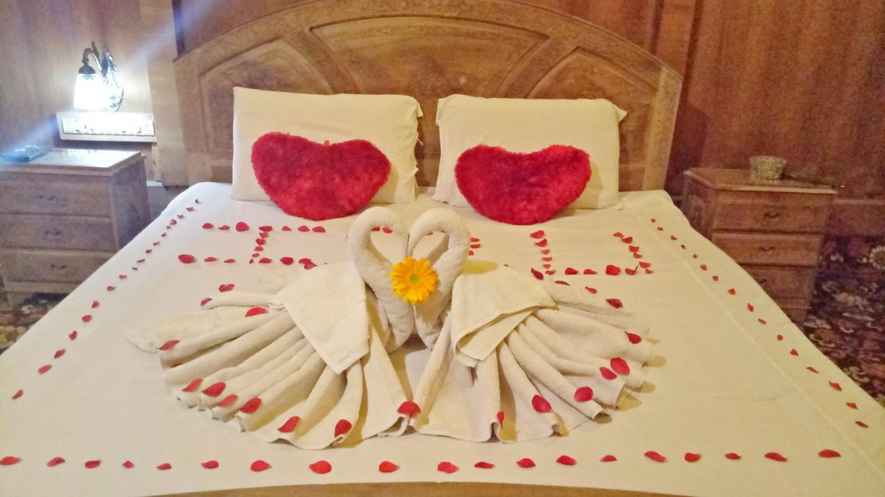 นิว บุล บุล กรุ๊ป ออฟ เฮาส์โบ๊ต Hotel Durgjan ภายนอก รูปภาพ