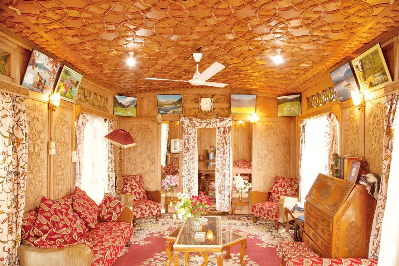 นิว บุล บุล กรุ๊ป ออฟ เฮาส์โบ๊ต Hotel Durgjan ภายนอก รูปภาพ