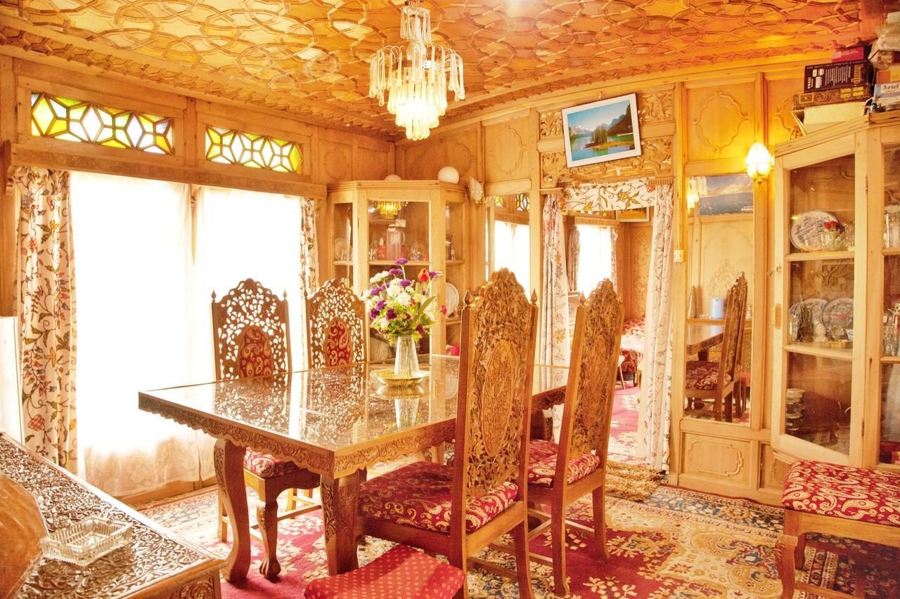 นิว บุล บุล กรุ๊ป ออฟ เฮาส์โบ๊ต Hotel Durgjan ภายนอก รูปภาพ