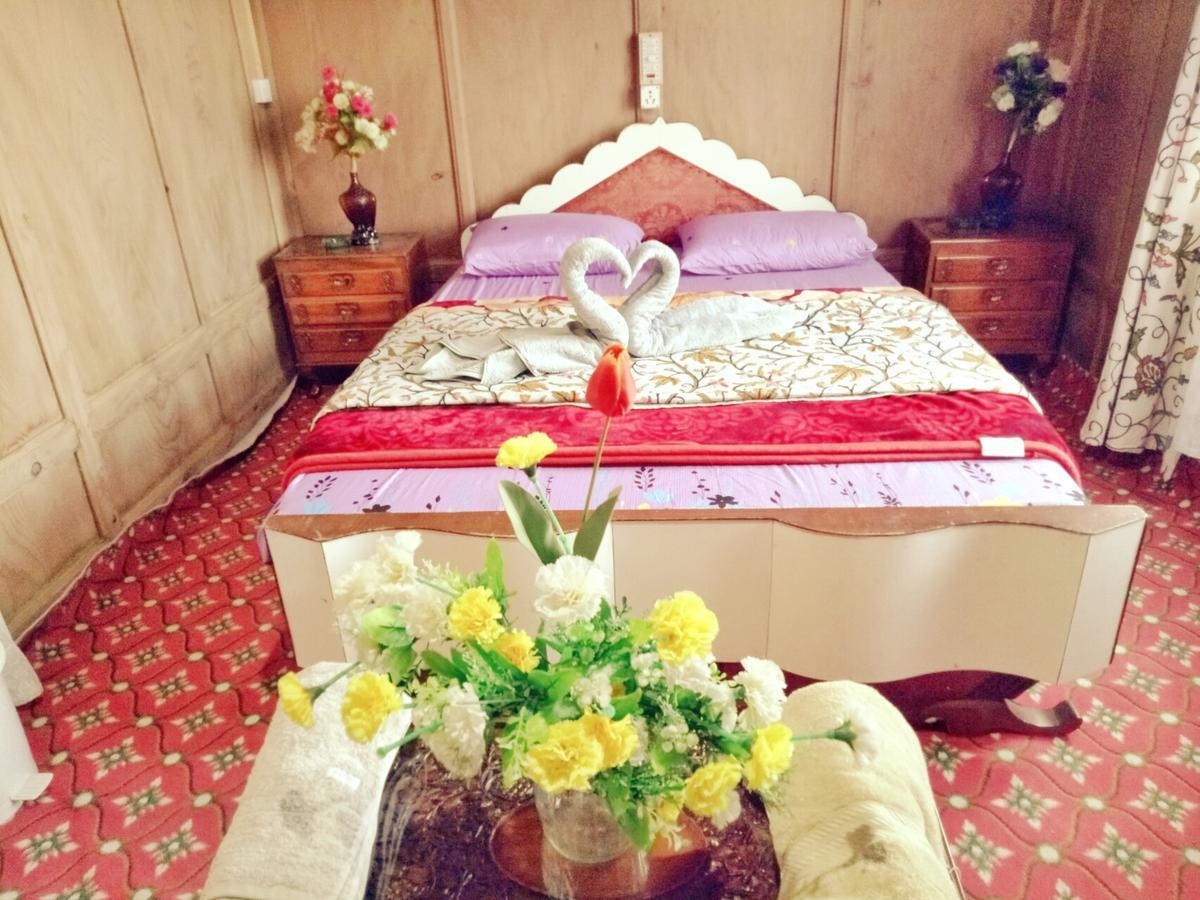 นิว บุล บุล กรุ๊ป ออฟ เฮาส์โบ๊ต Hotel Durgjan ภายนอก รูปภาพ